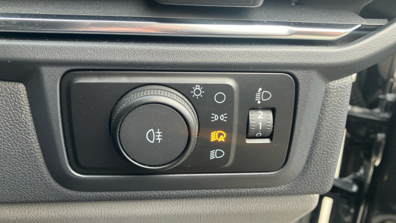 Ford Transit Custom E-320 L1 Rwd 100kW 65kWh H1 Van Limited Auto